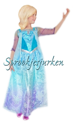 Elsa 8, met cape (cape heeft lichtjes)