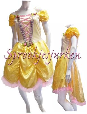 Belle kort met petticoat, handschoenen en haarband