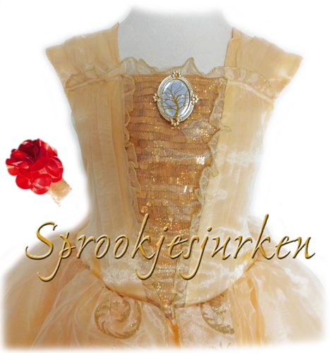 Belle 3 met haaraccessoire