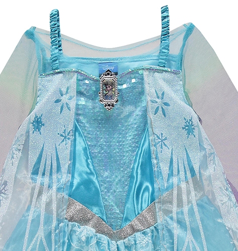 Elsa 8, met cape (cape heeft lichtjes)